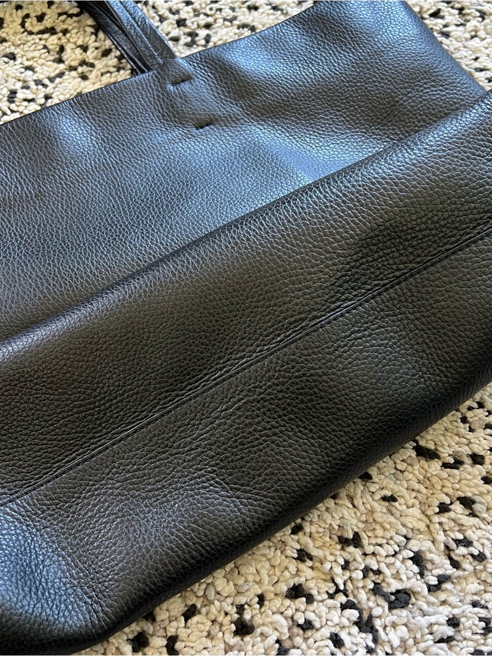 Cuyana Small Easy Tote Pebbled Leather Black - Picture 11 of 15